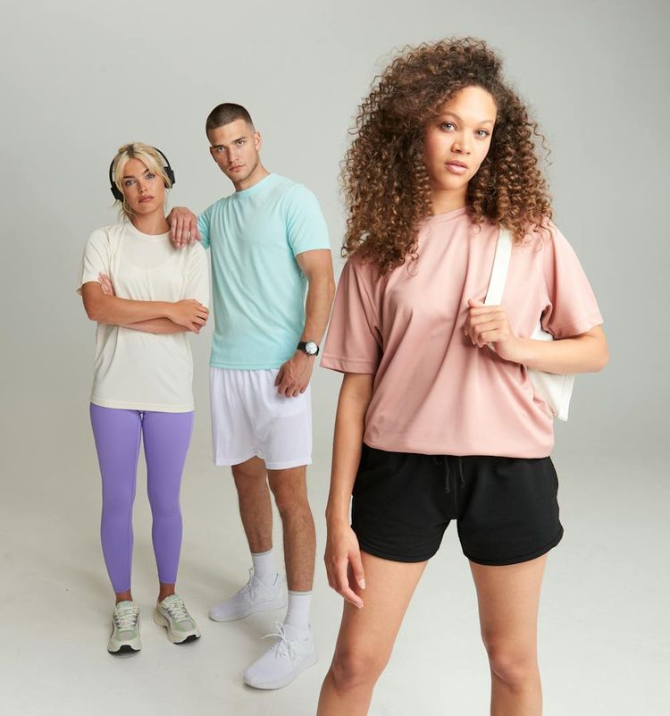 Créez un T-shirt de sport pour femme Just Cool by AWDis Cool T | Just Cool