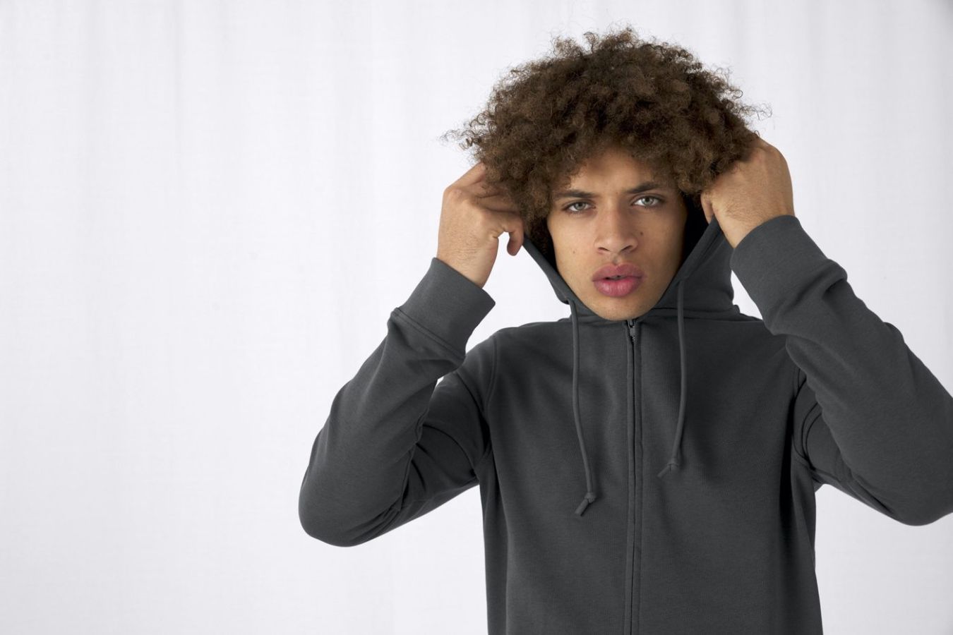 B&C Inspire Zipped Hood sweat à capuche personnalisé | B&C